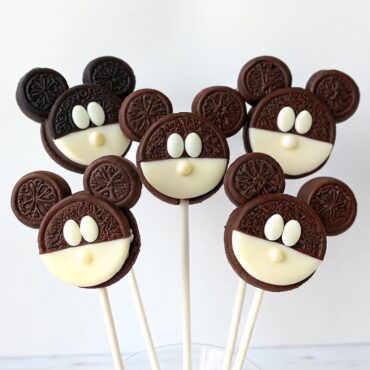 Mickey Oreo Cookie Pops