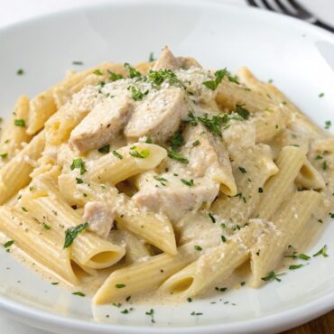 Instant Pot Chicken Alfredo Penne Pasta