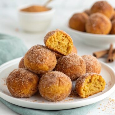 Baked Pumpkin Spice Donut Holes